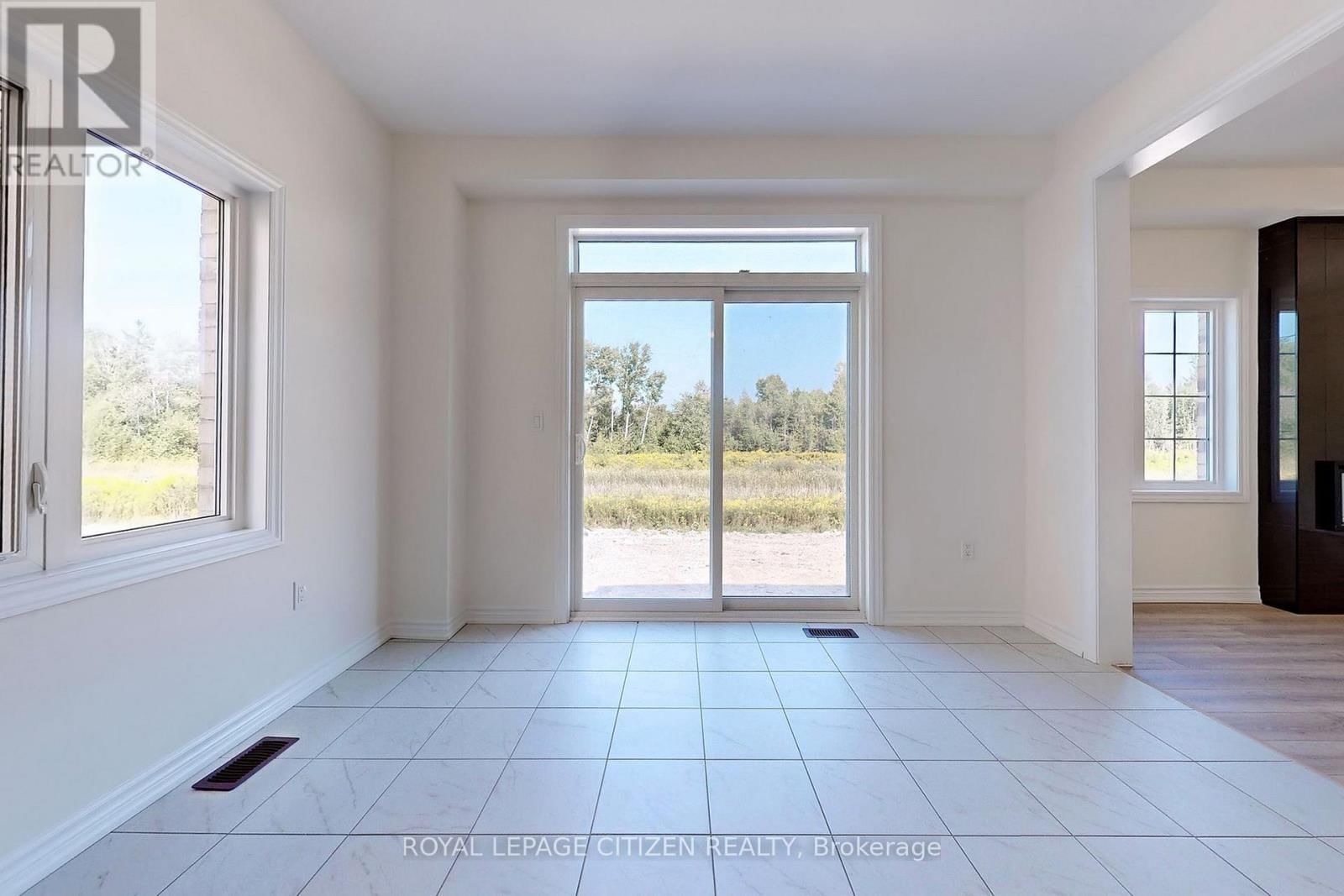 140 HAWKINS STREET Image 17