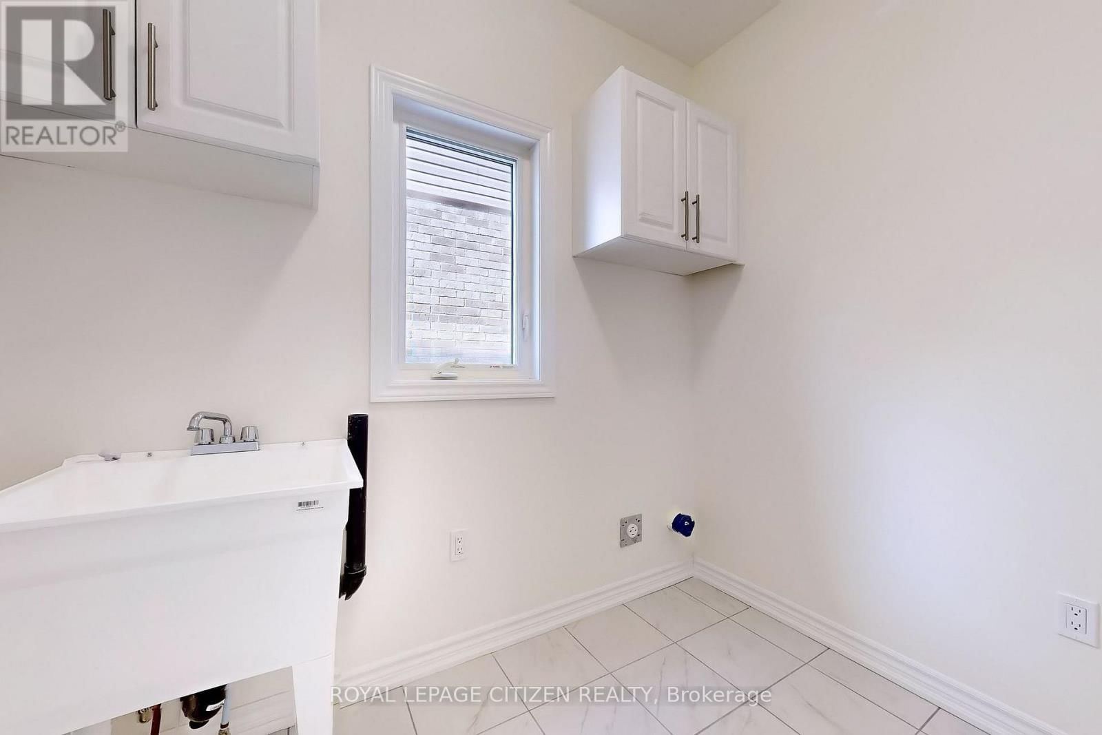 140 HAWKINS STREET Image 21