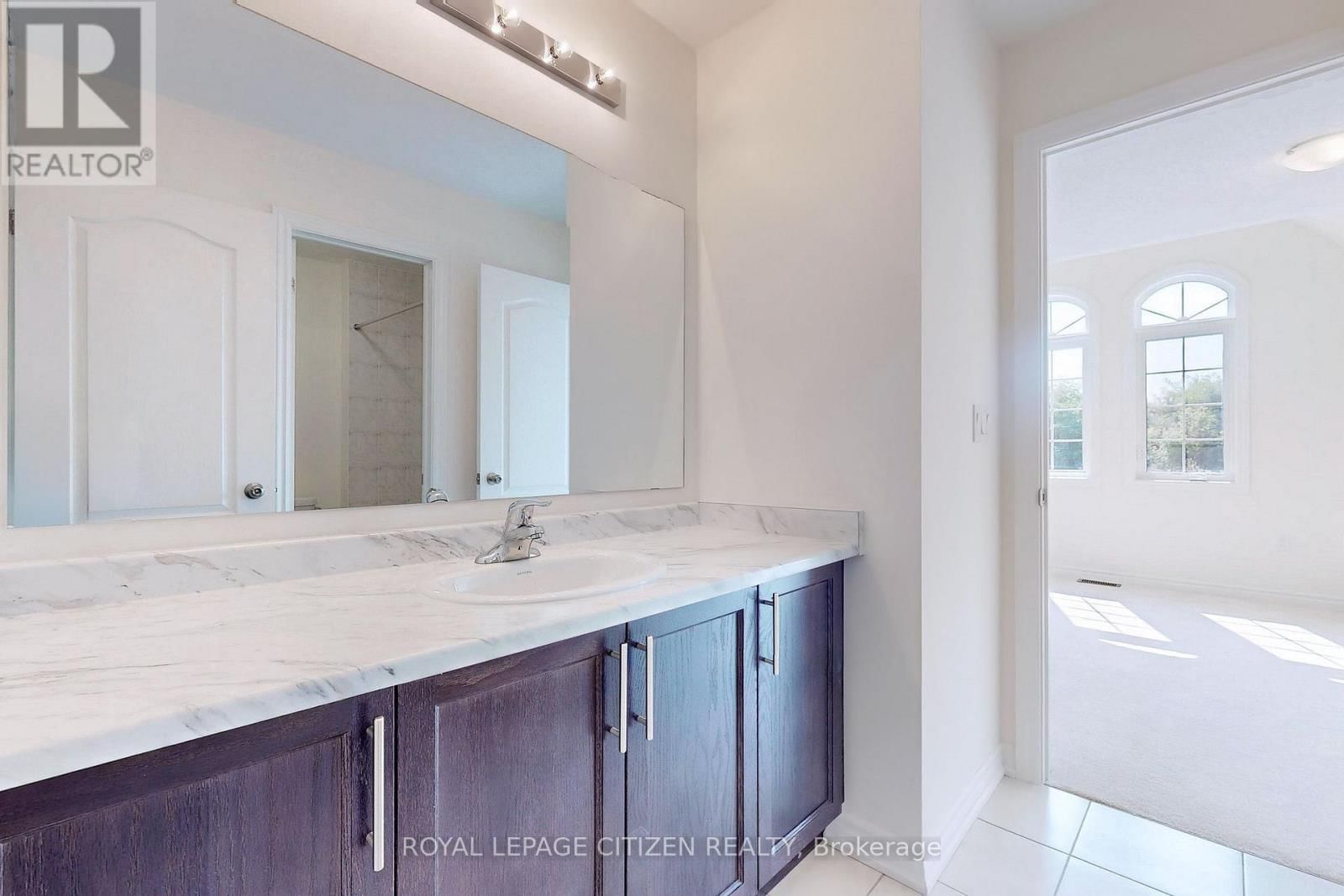 140 HAWKINS STREET Image 34