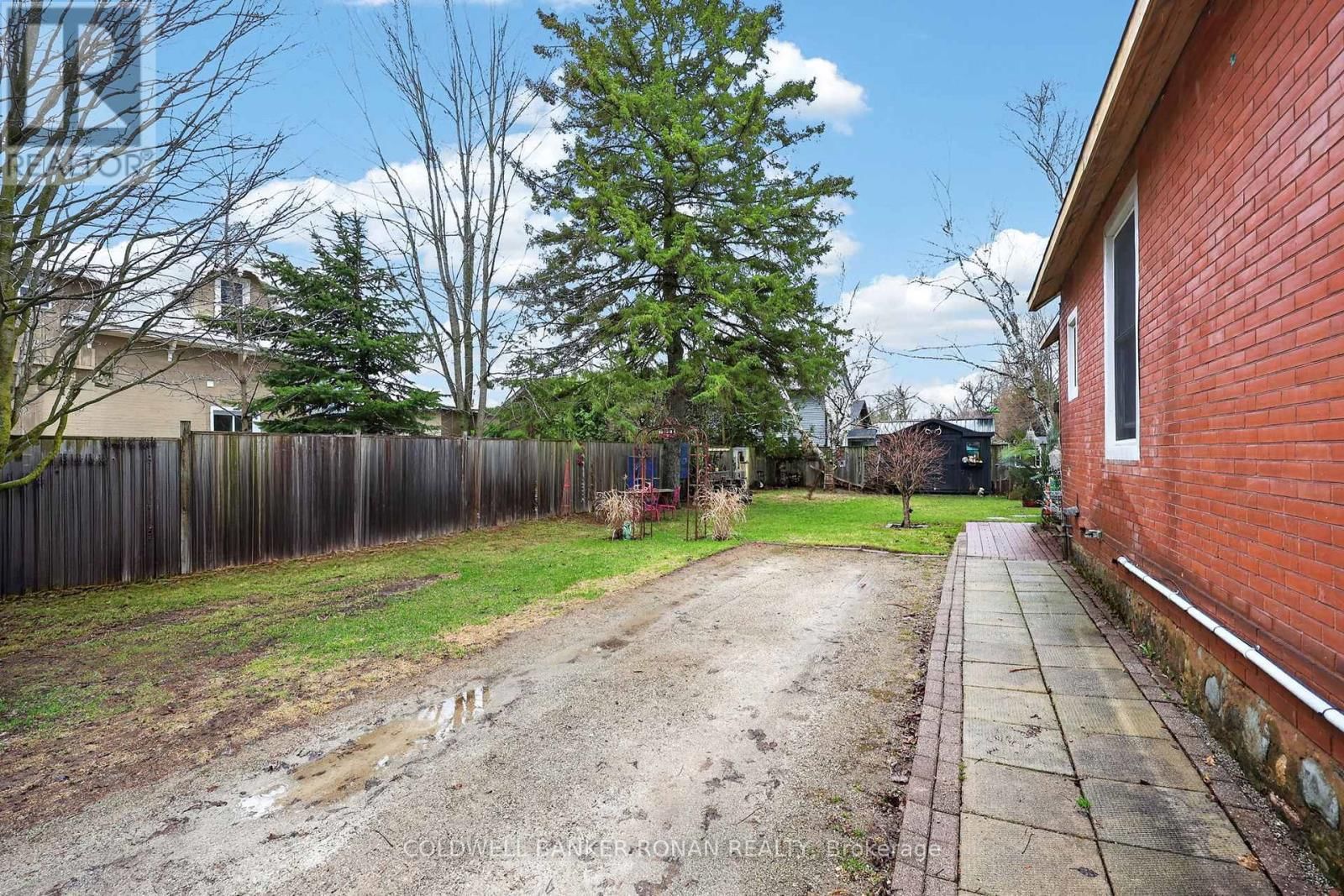 87 WELLINGTON STREET EAST Image 27