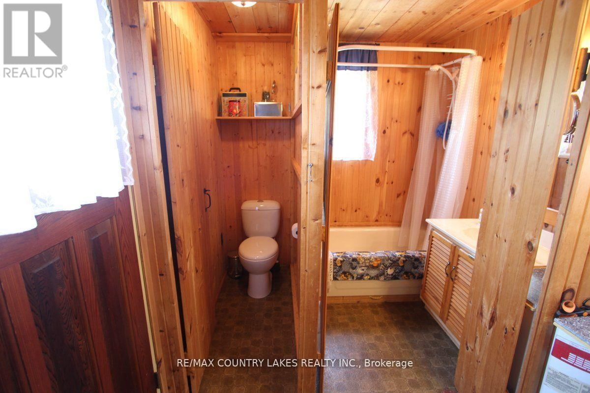 B40854 SOUTH HARBOUR LANE Image 36