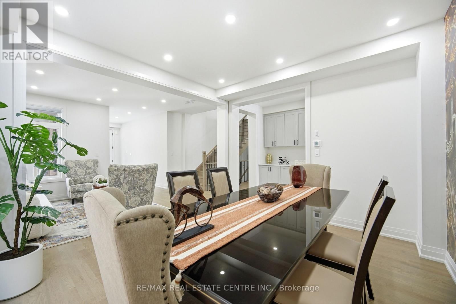 112 BLUEBIRD BOULEVARD Image 11