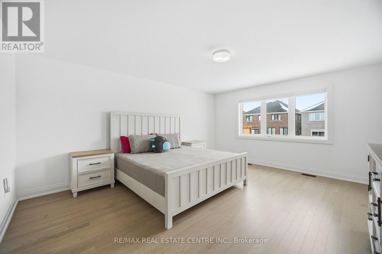 112 BLUEBIRD BOULEVARD Image 30