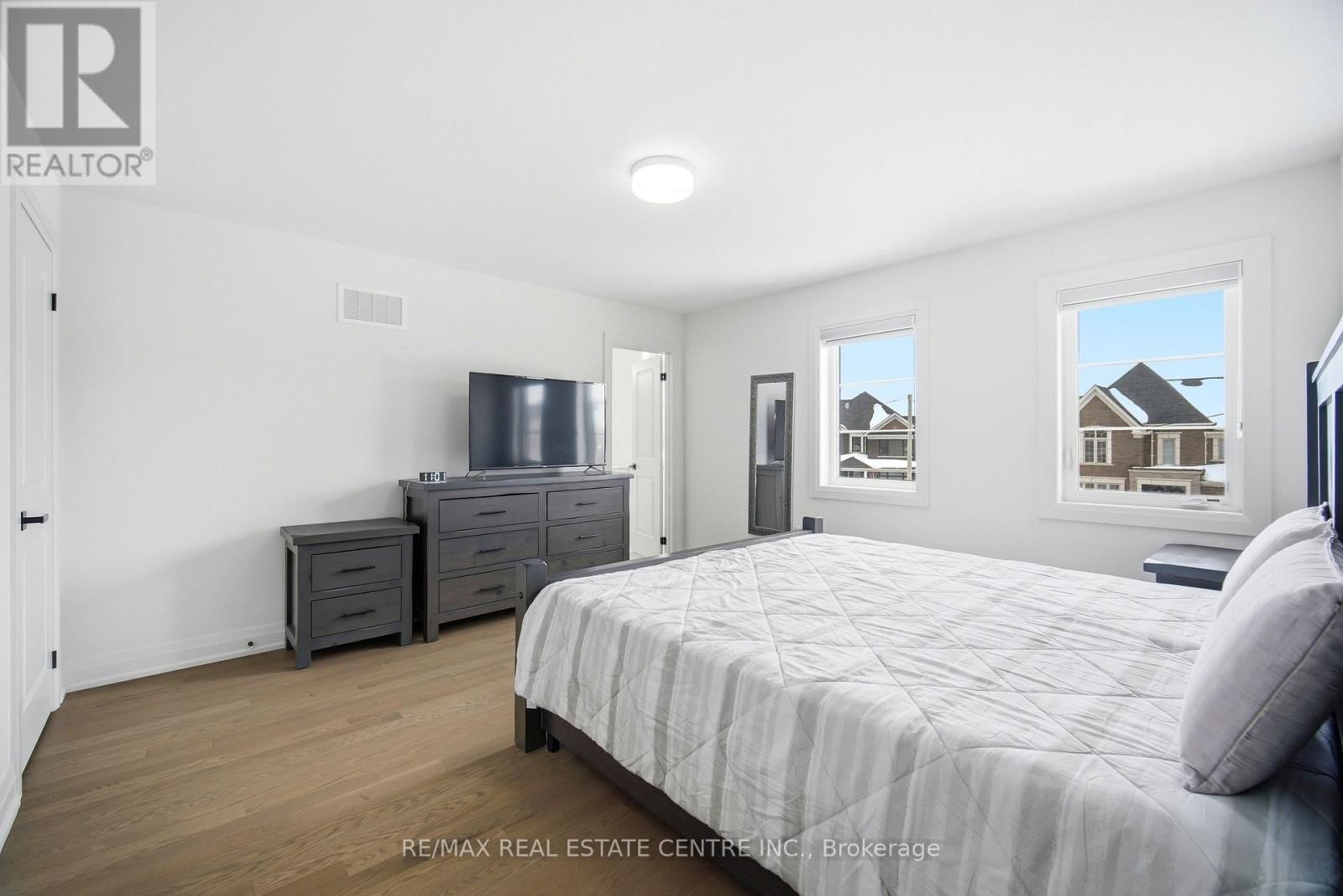 112 BLUEBIRD BOULEVARD Image 36