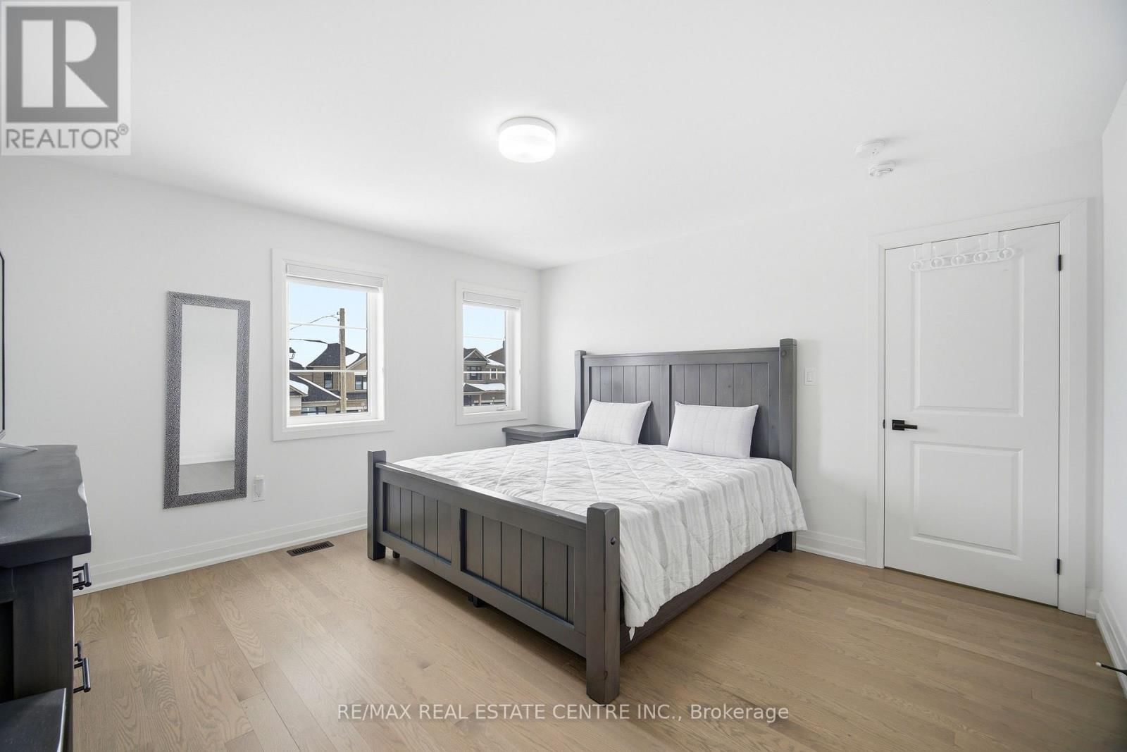 112 BLUEBIRD BOULEVARD Image 38