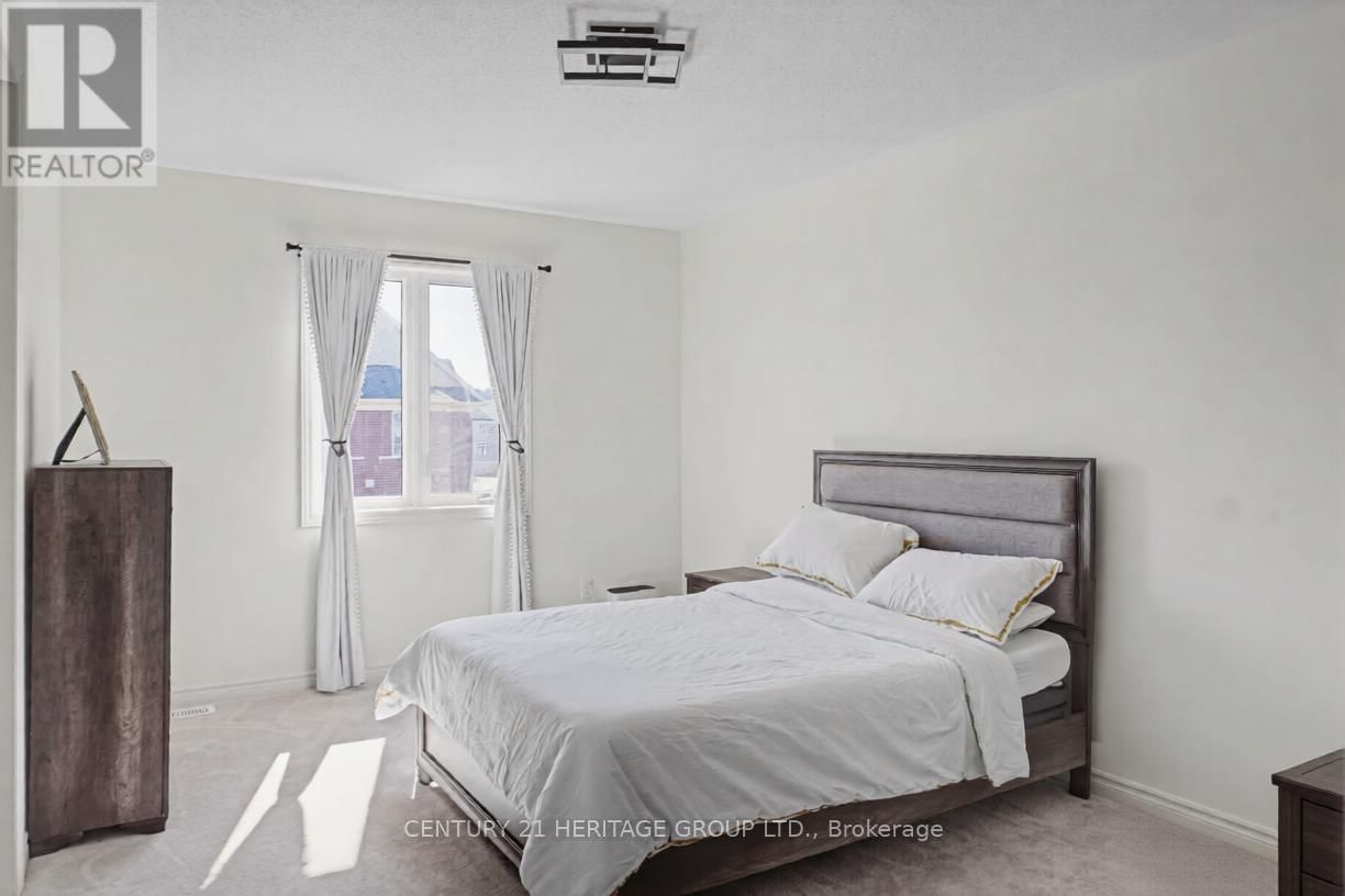 27 ORCHID CRESCENT Image 14