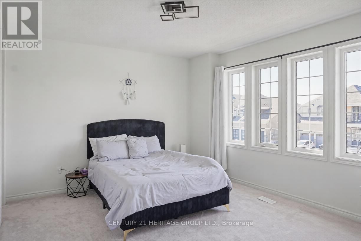 27 ORCHID CRESCENT Image 16