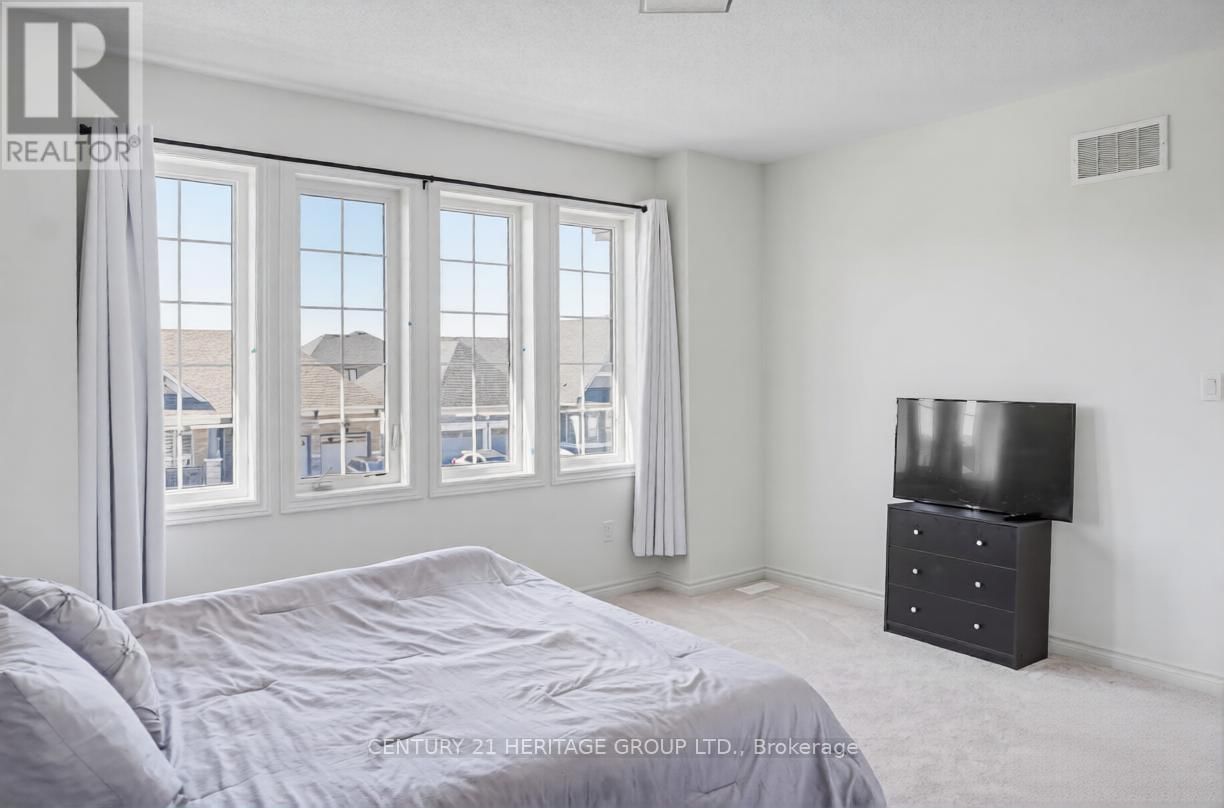 27 ORCHID CRESCENT Image 17