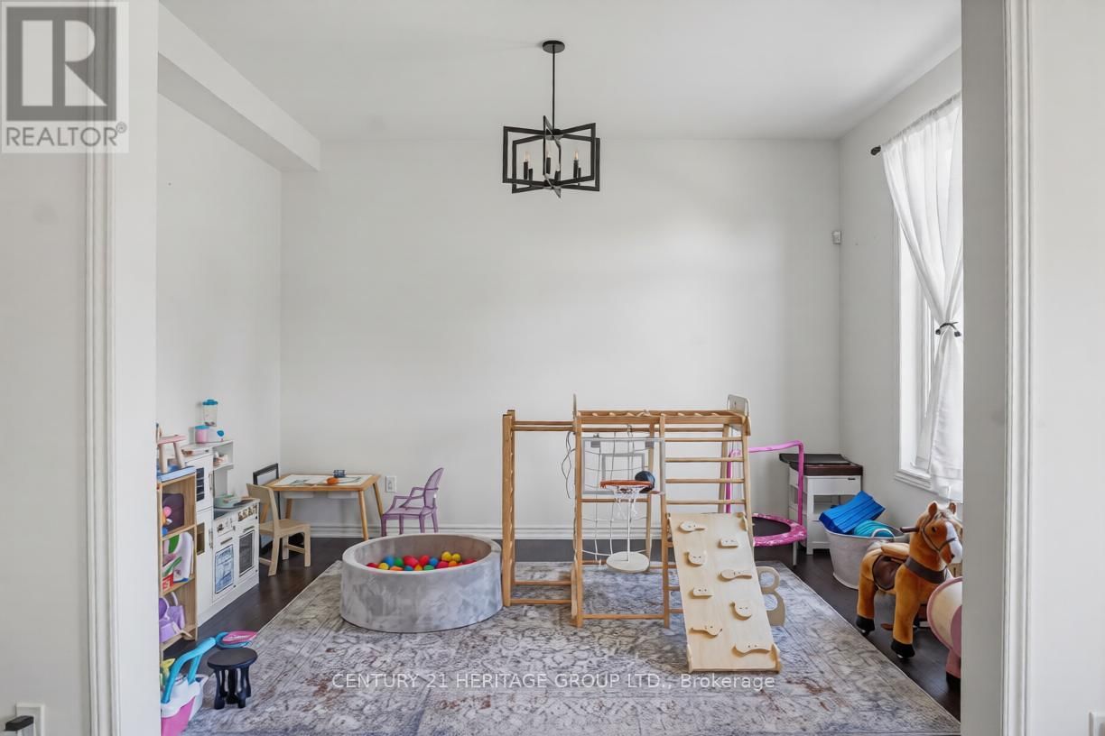 27 ORCHID CRESCENT Image 21