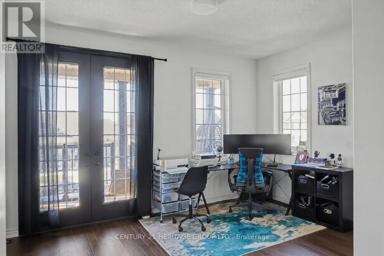 27 ORCHID CRESCENT Image 22