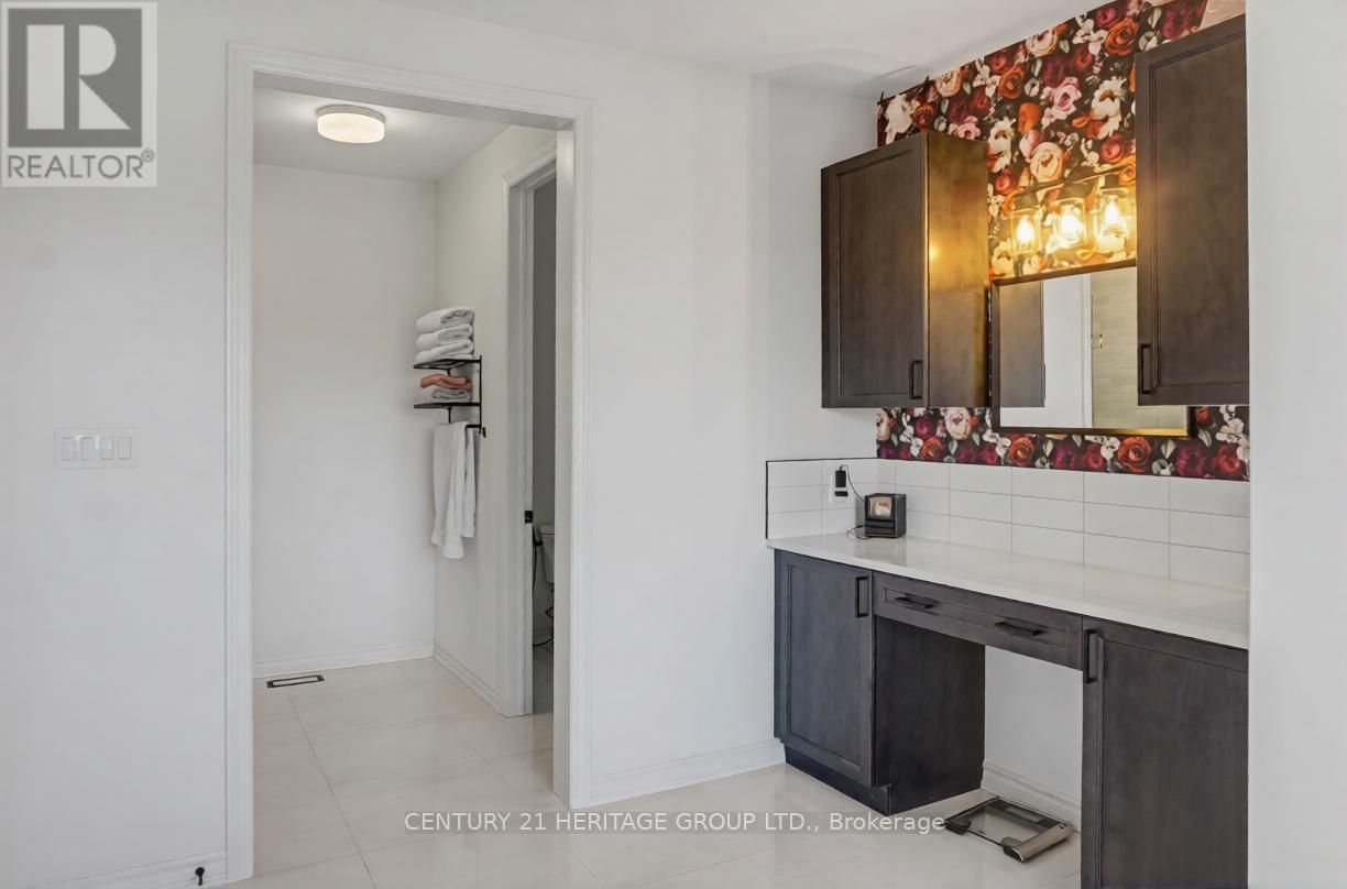 27 ORCHID CRESCENT Image 33