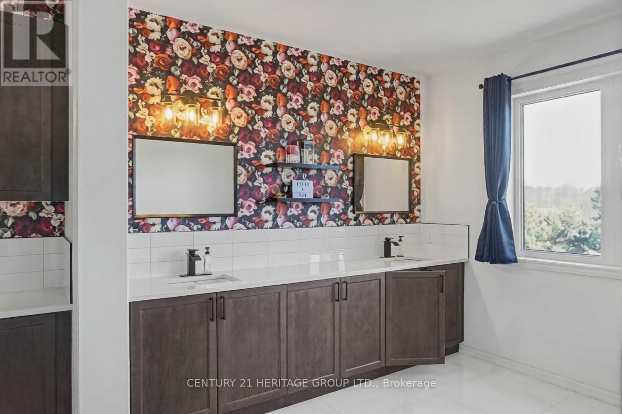 27 ORCHID CRESCENT Image 34