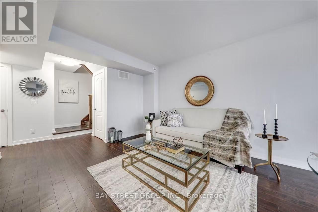 311 - 20 DUNSHEATH WAY Image 6