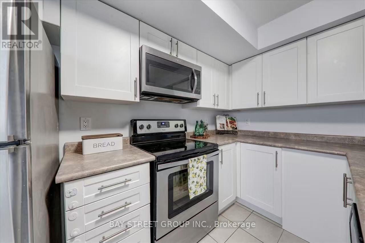 311 - 20 DUNSHEATH WAY Image 8