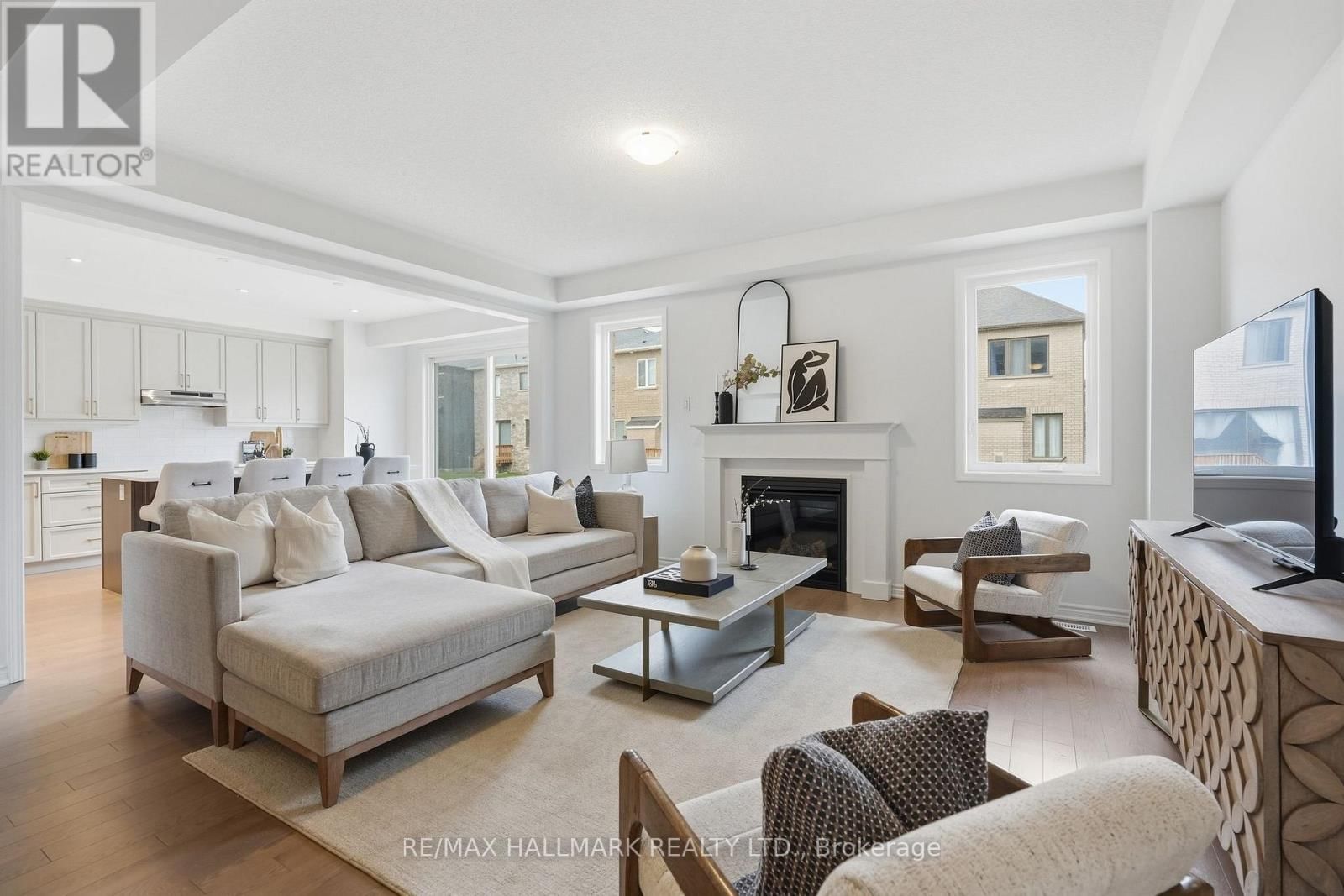 610 NEWLOVE STREET Image 10