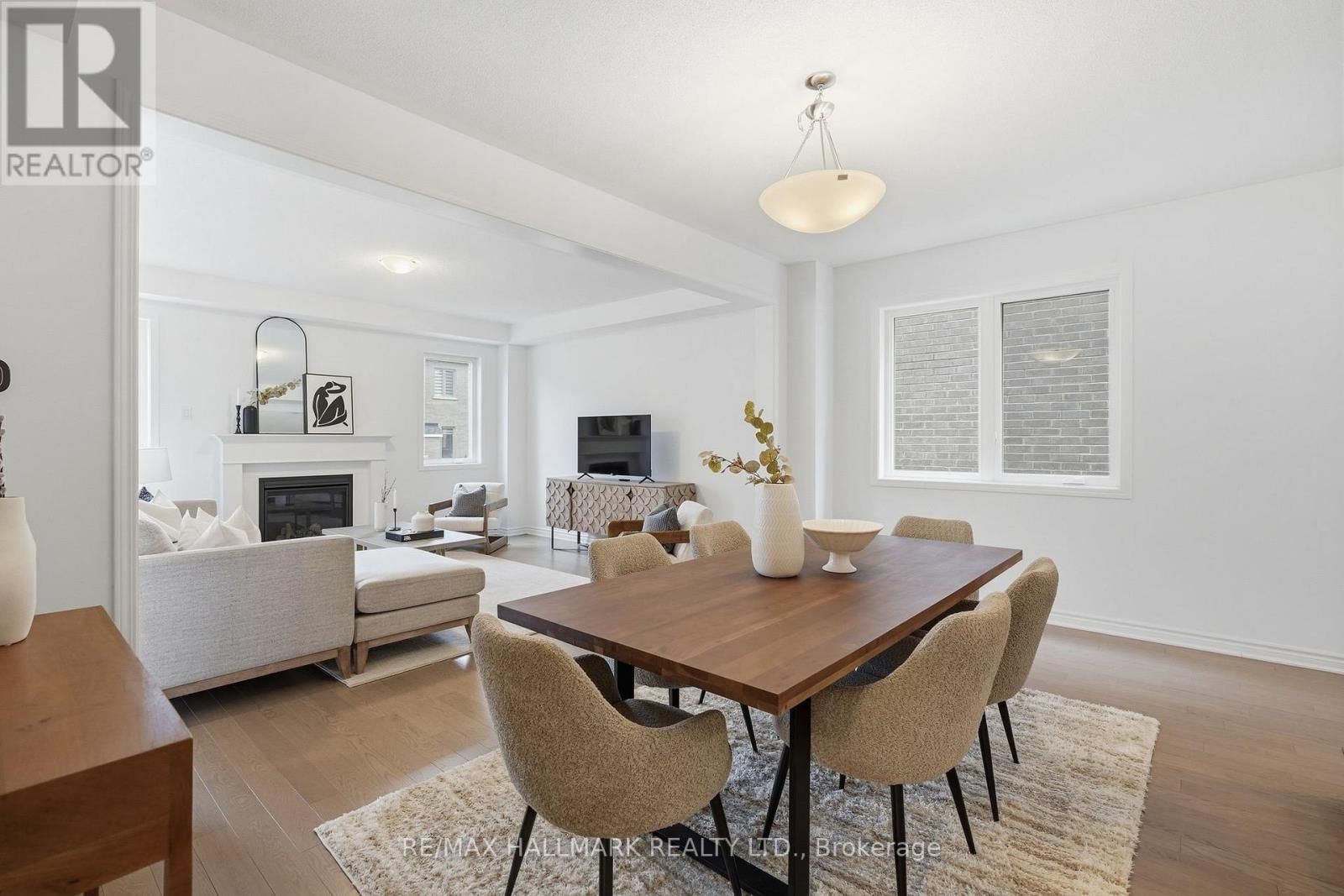 610 NEWLOVE STREET Image 21