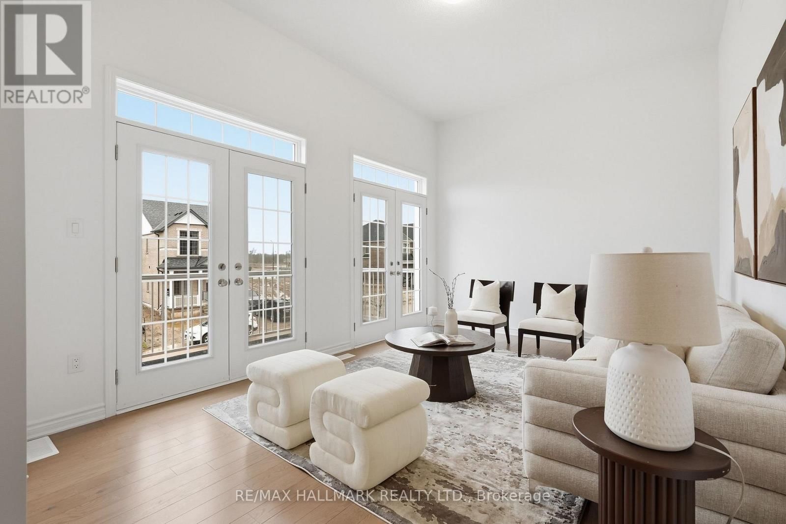 610 NEWLOVE STREET Image 24