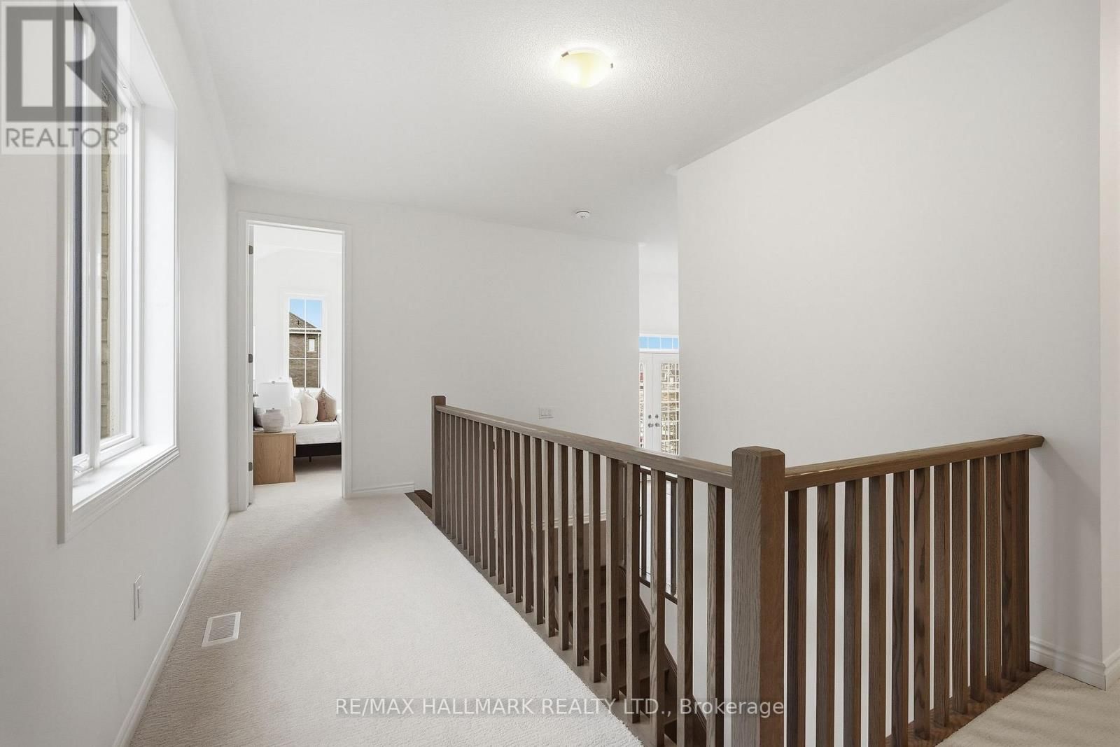 610 NEWLOVE STREET Image 30