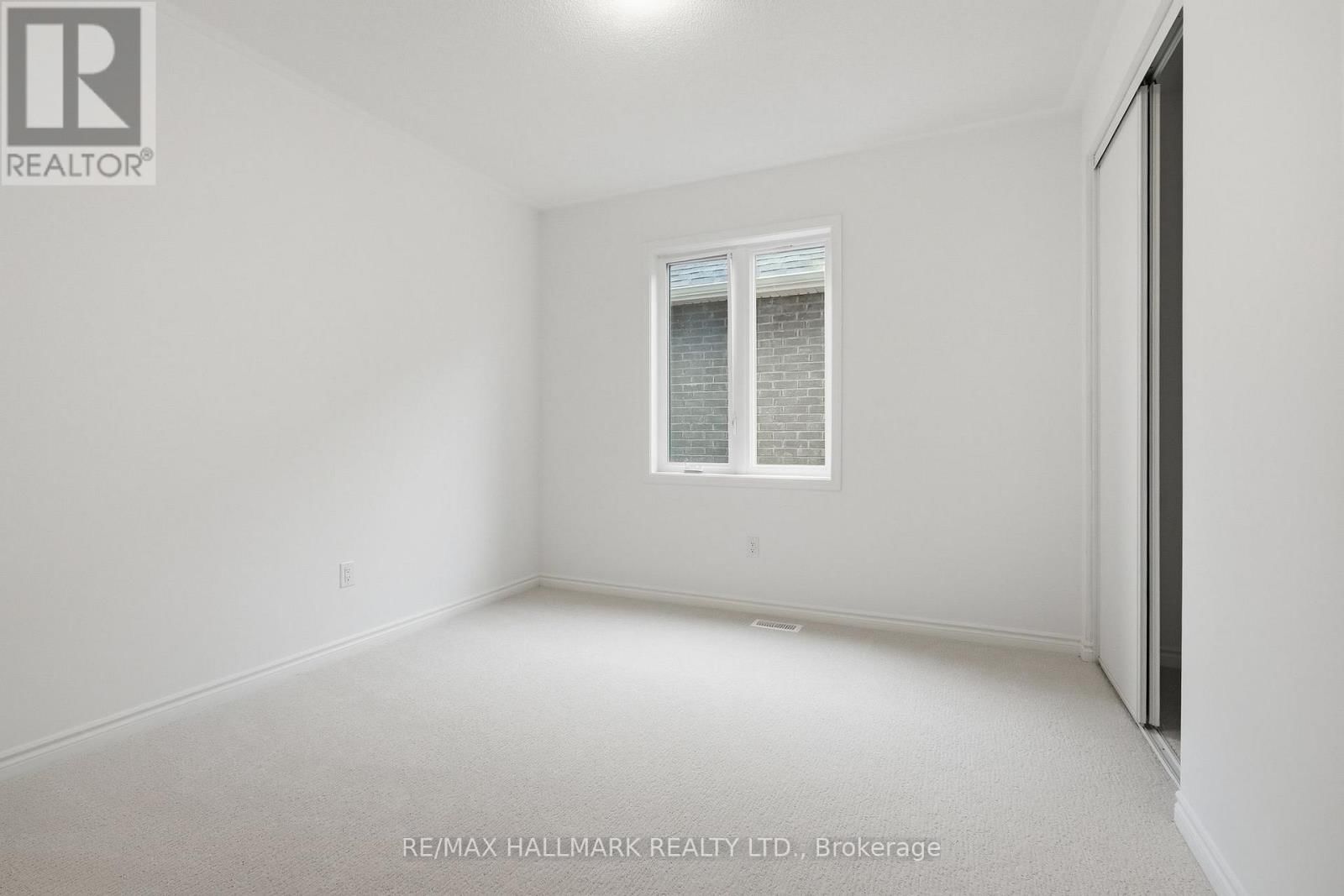 610 NEWLOVE STREET Image 35