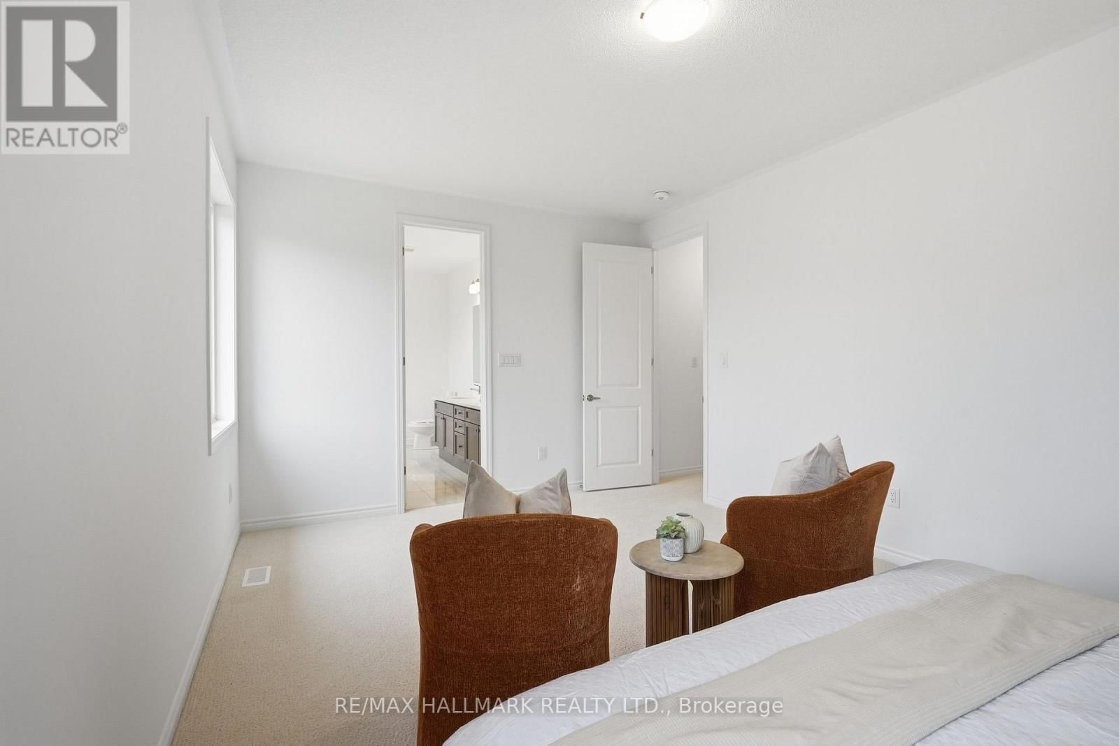 610 NEWLOVE STREET Image 40