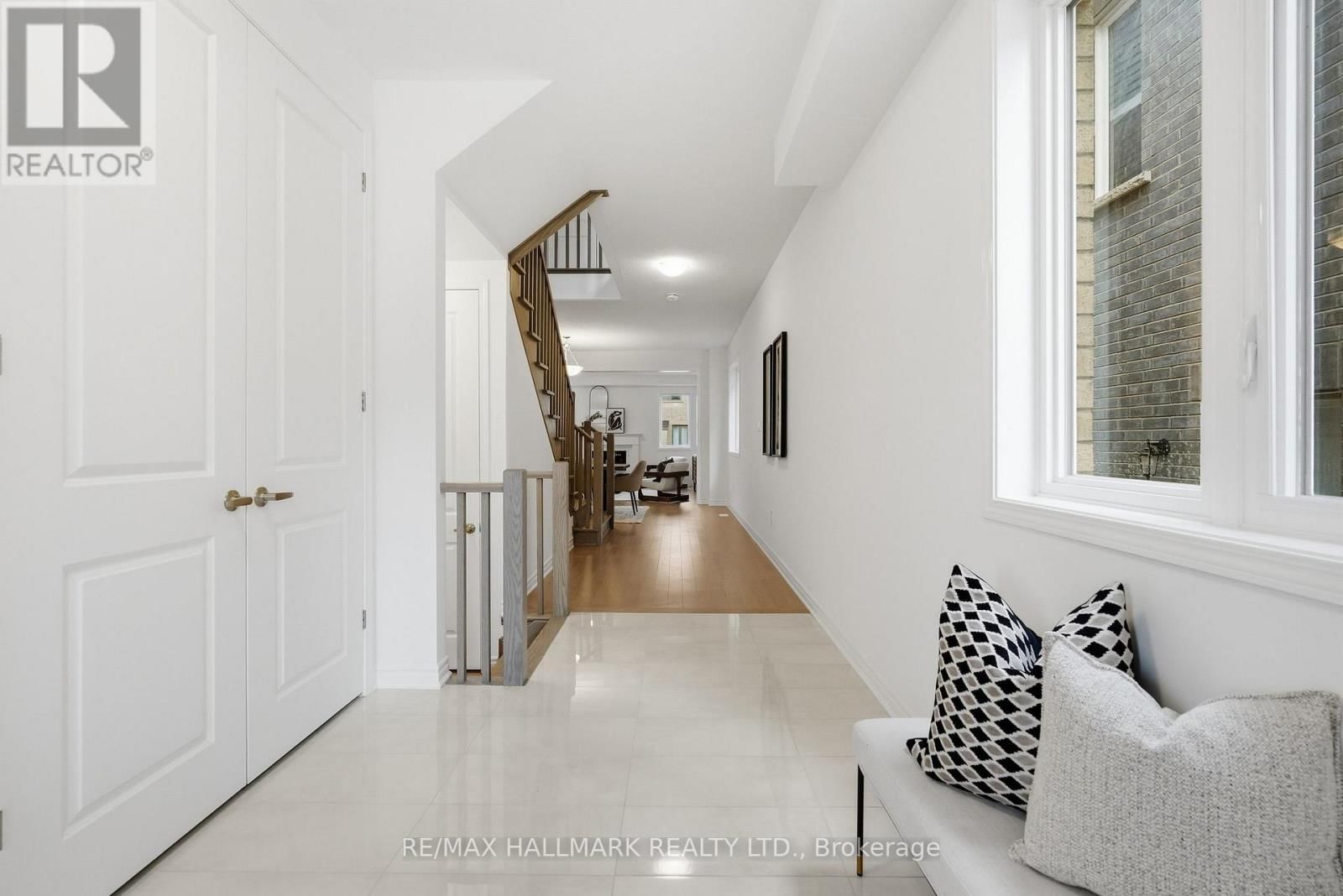 610 NEWLOVE STREET Image 6