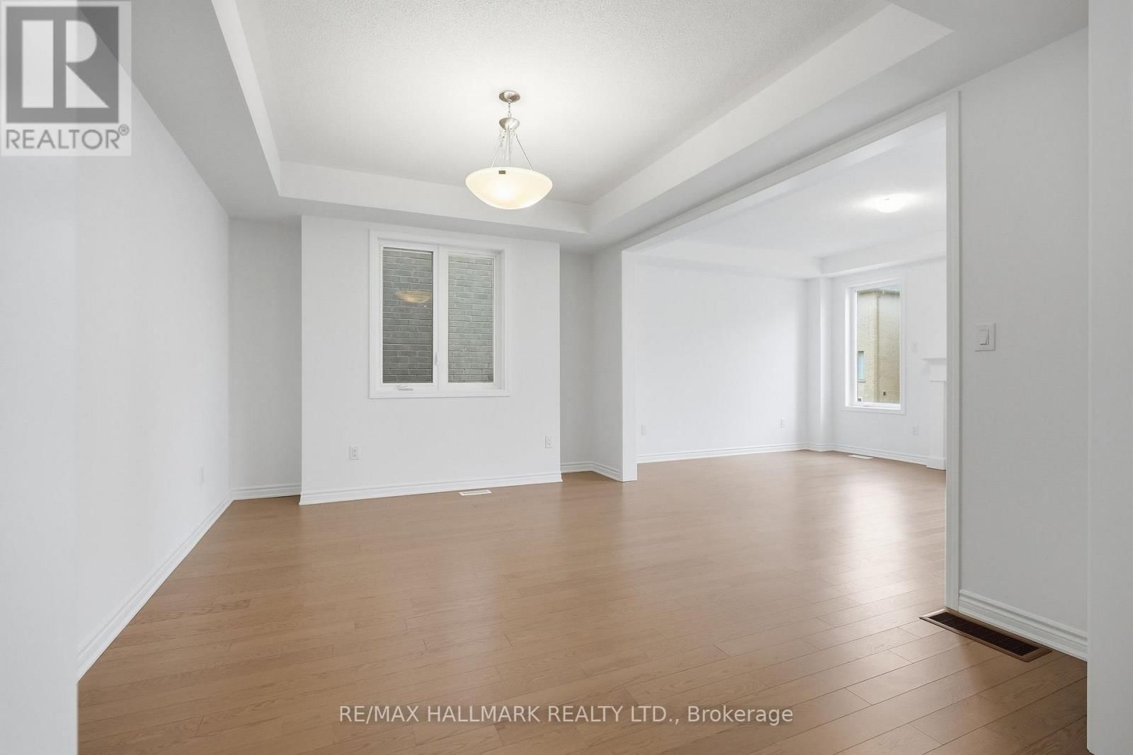 602 NEWLOVE STREET Image 16