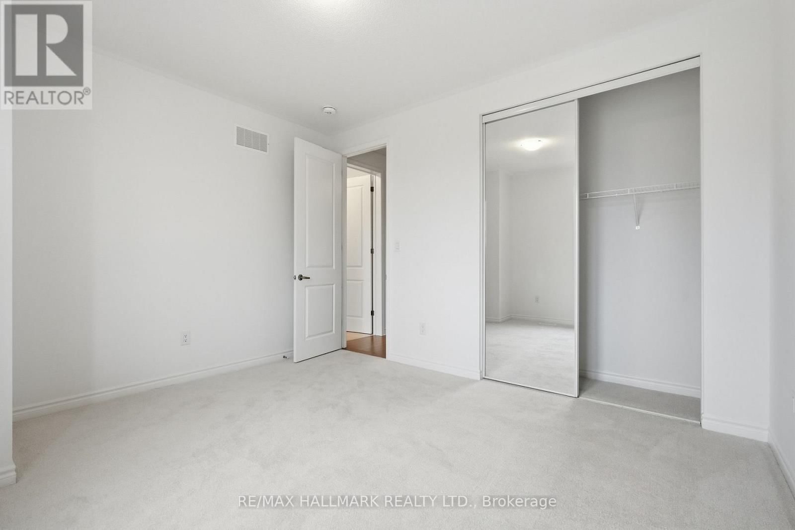 602 NEWLOVE STREET Image 20