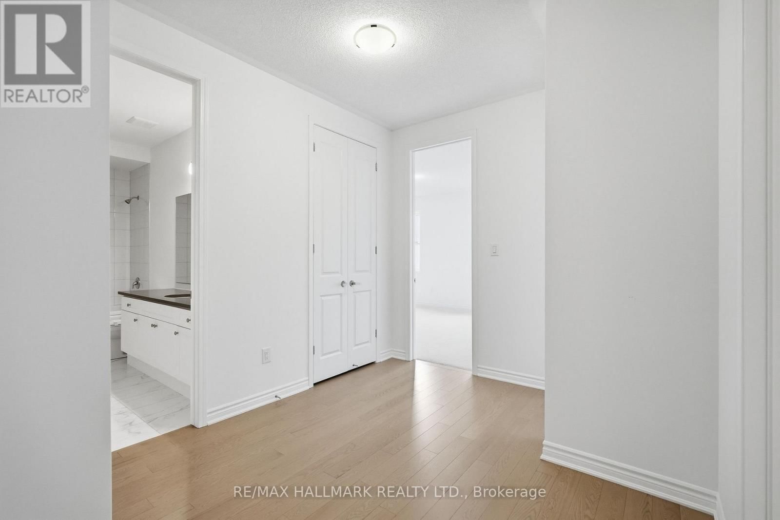 602 NEWLOVE STREET Image 26