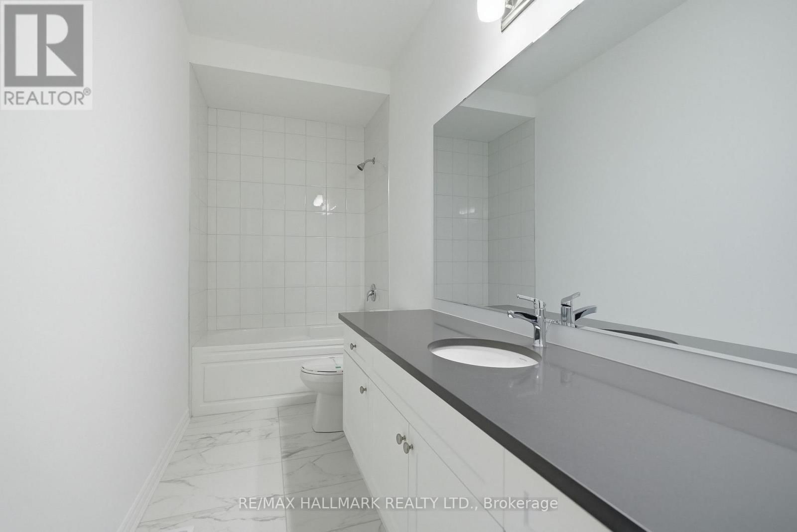 602 NEWLOVE STREET Image 27