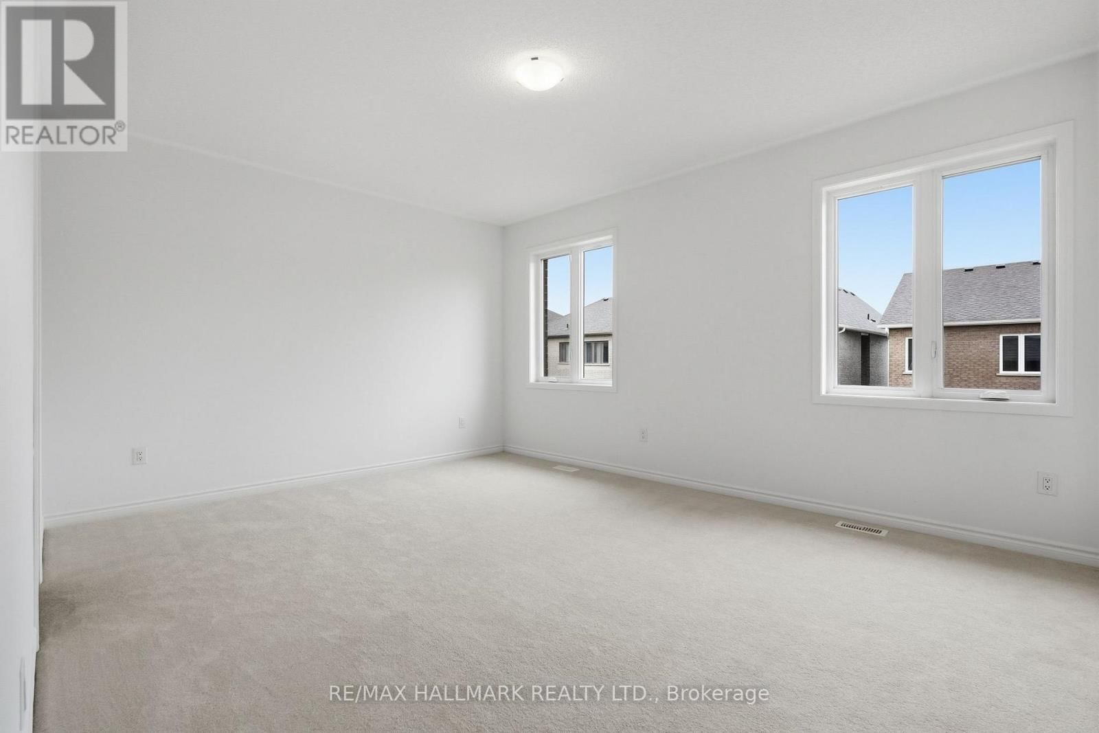 602 NEWLOVE STREET Image 32