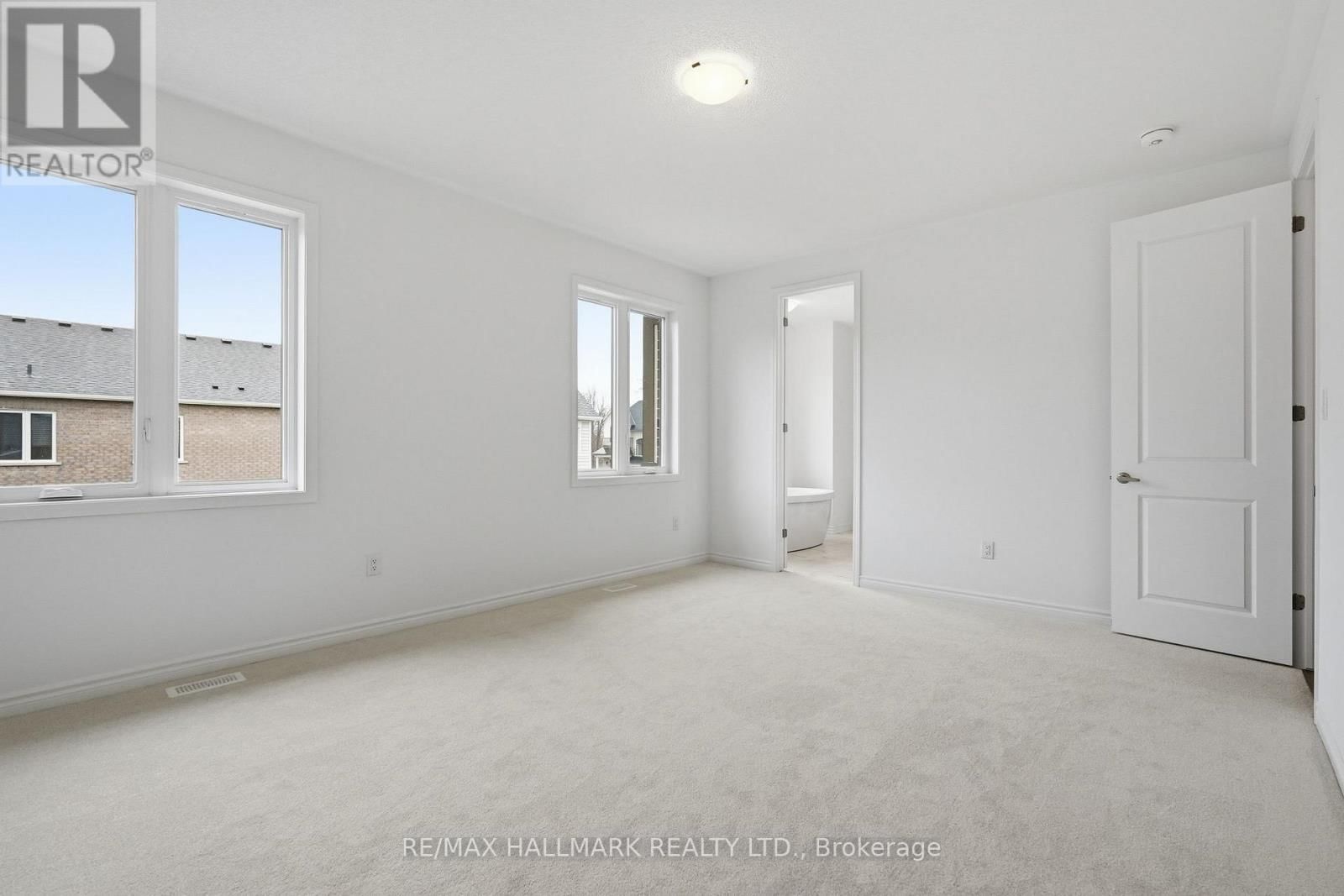 602 NEWLOVE STREET Image 33