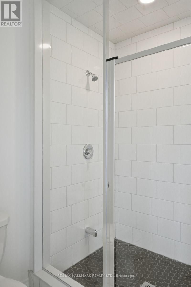 602 NEWLOVE STREET Image 36