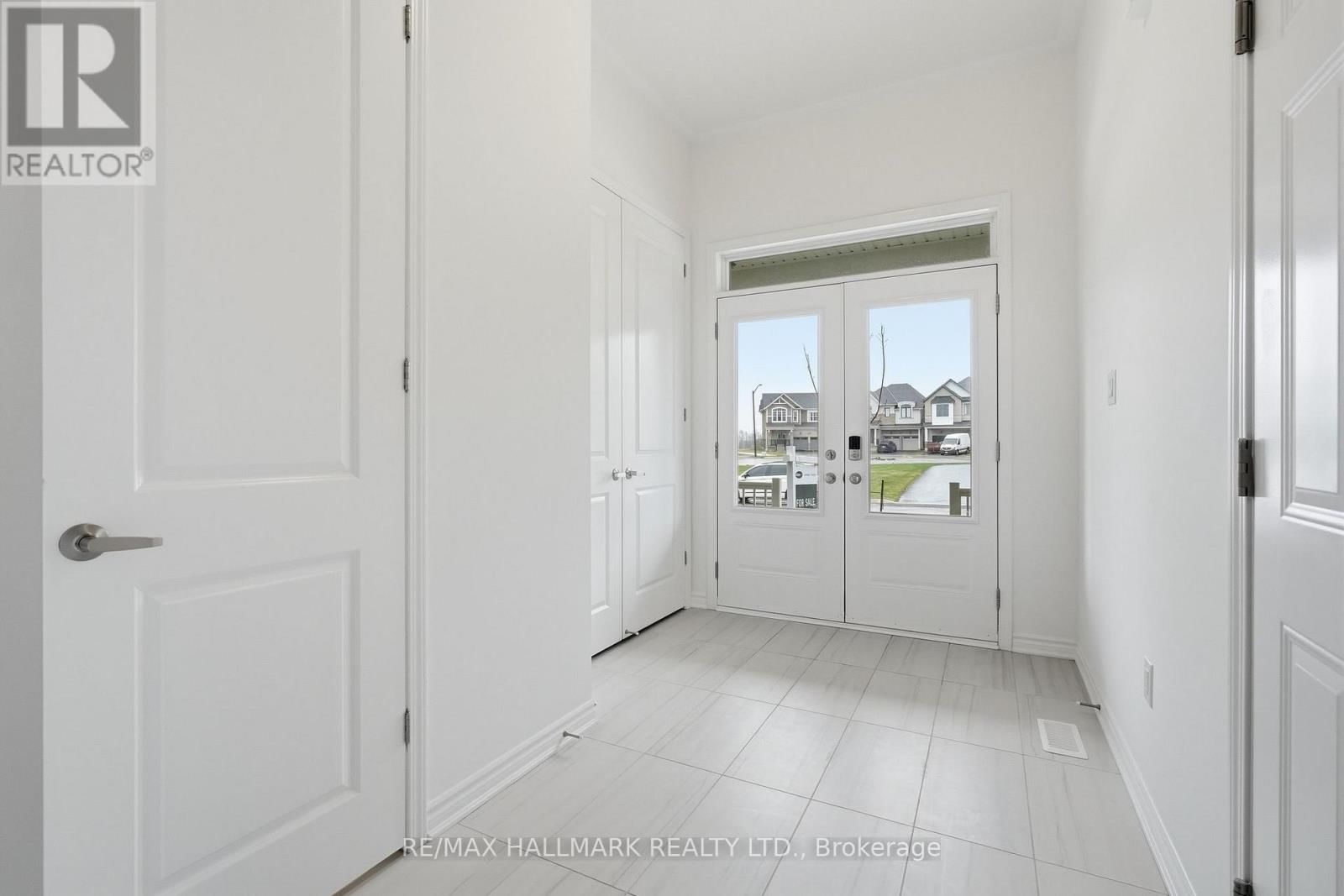 602 NEWLOVE STREET Image 5