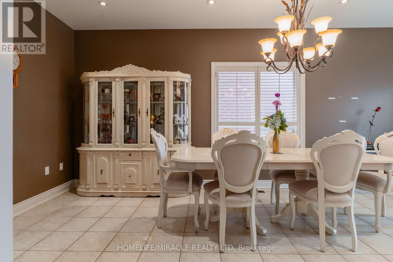 31 WATER GARDEN LANE Image 11