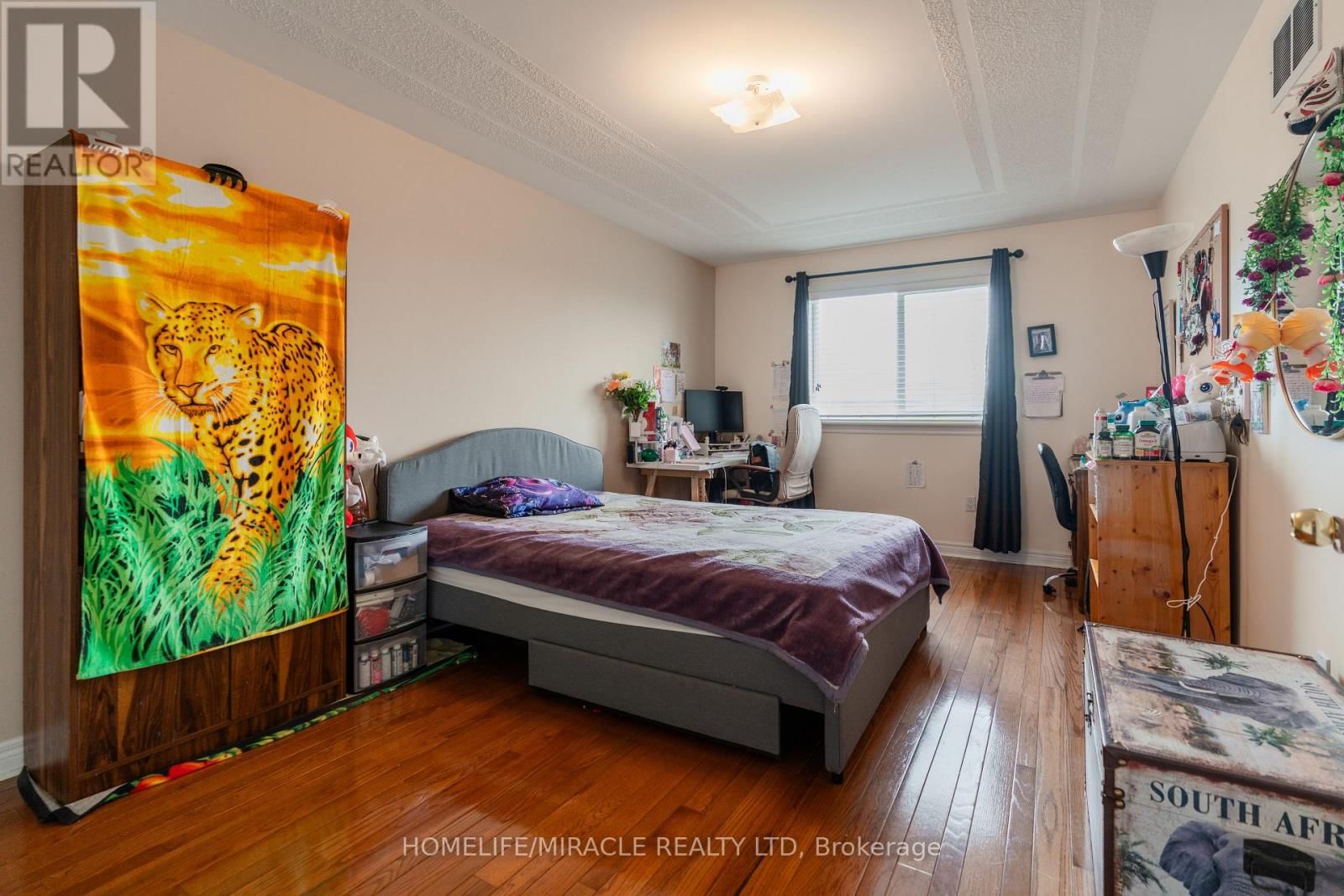 31 WATER GARDEN LANE Image 24