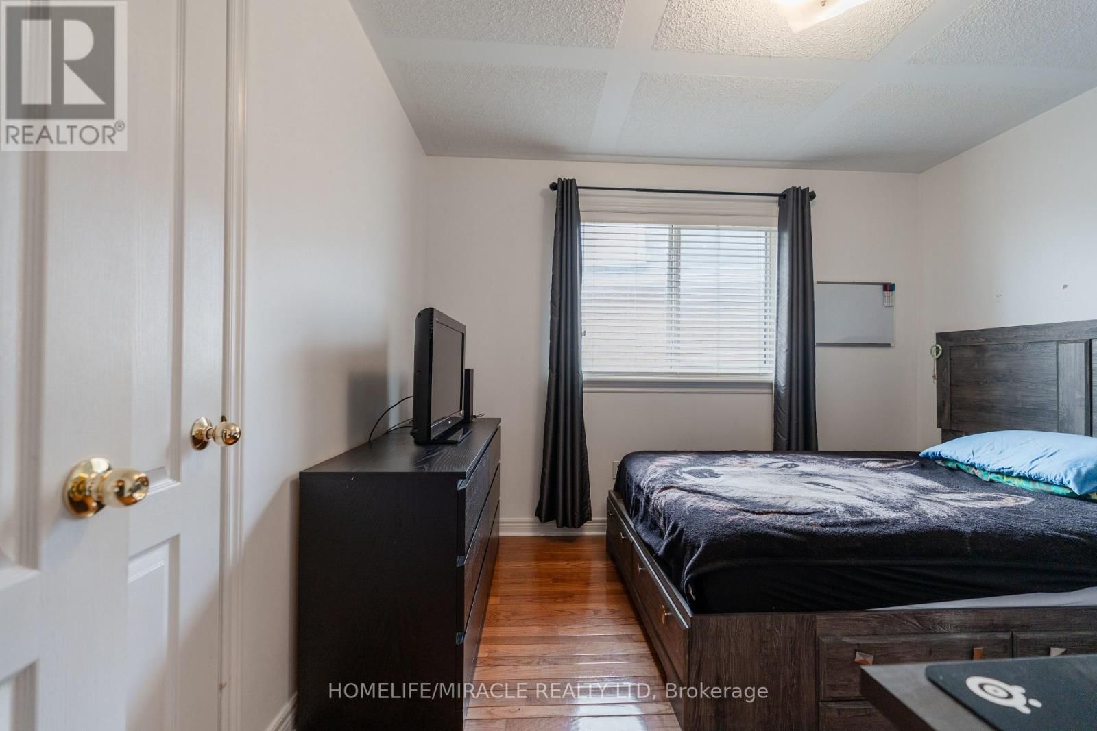 31 WATER GARDEN LANE Image 32