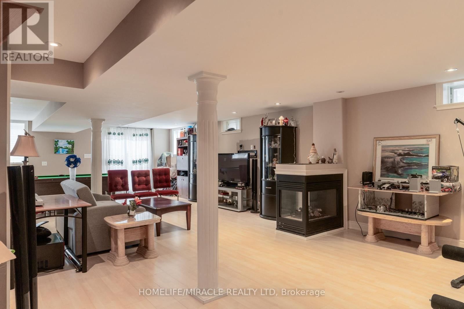 31 WATER GARDEN LANE Image 39