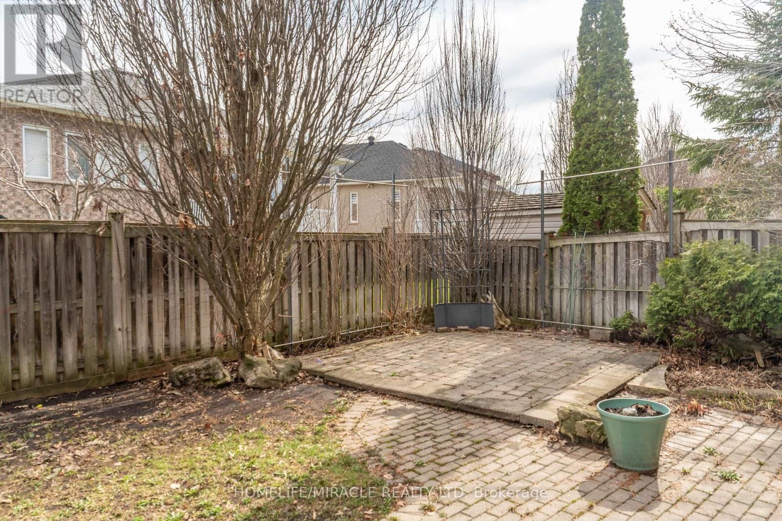 31 WATER GARDEN LANE Image 45