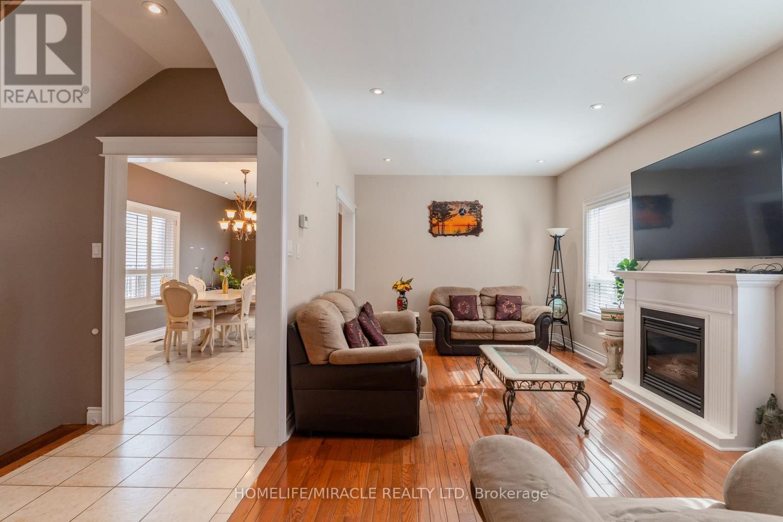 31 WATER GARDEN LANE Image 6