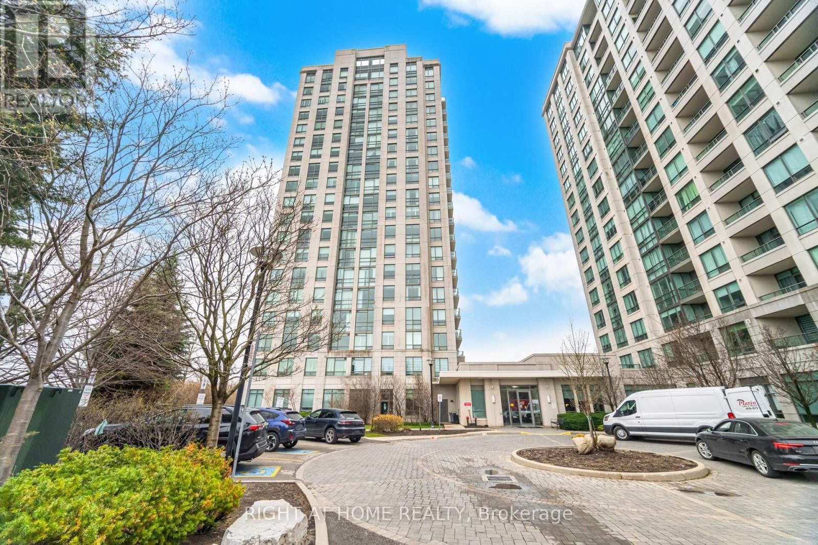 1010 - 88 PROMENADE CIRCLE Image 3