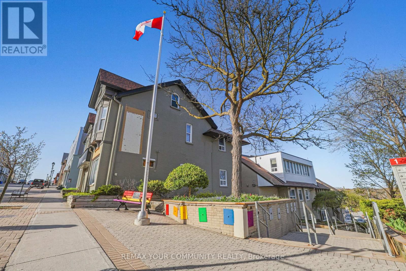 303 - 171 MAIN STREET SOUTH Image 2