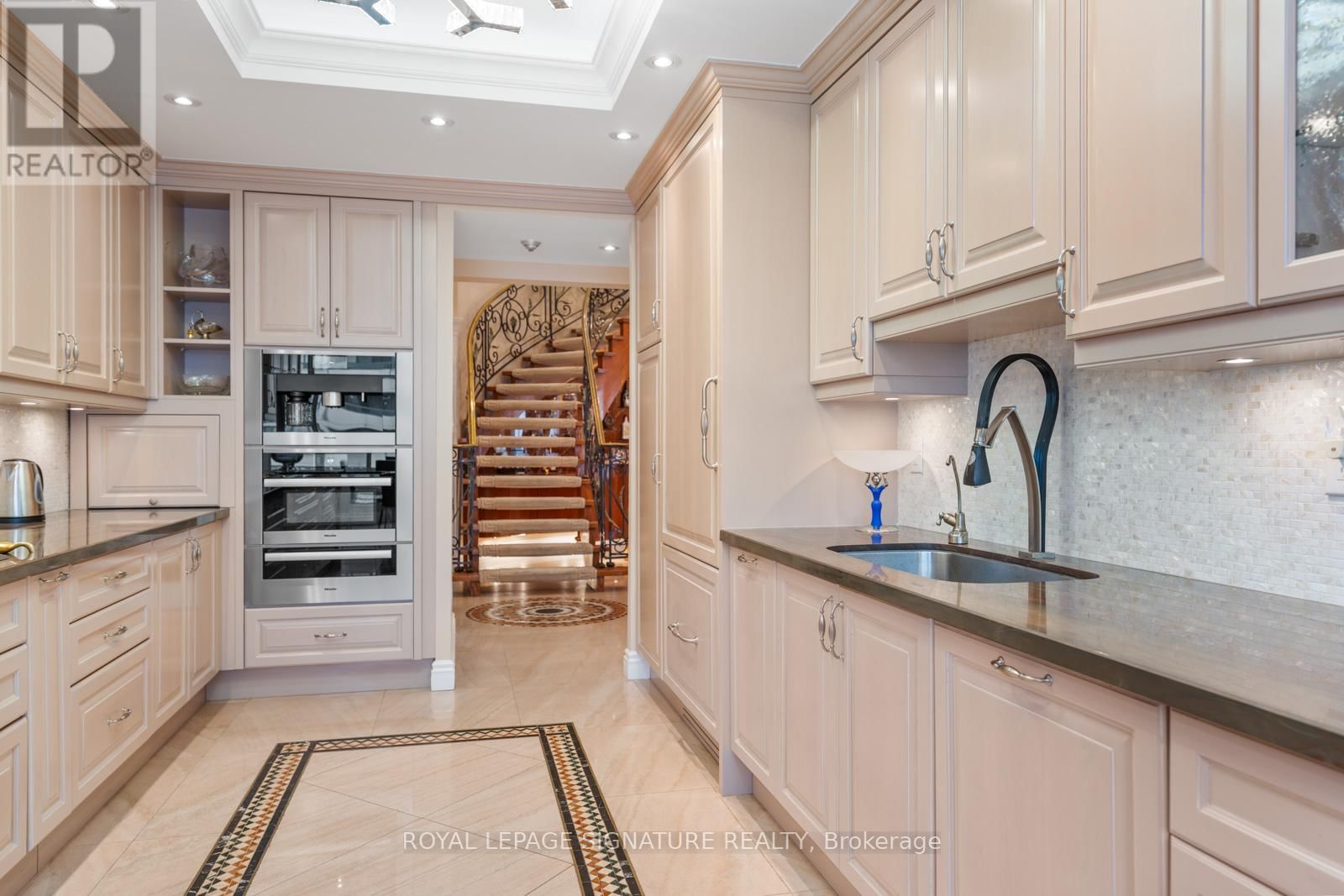 PH9 - 7300 YONGE STREET Image 18