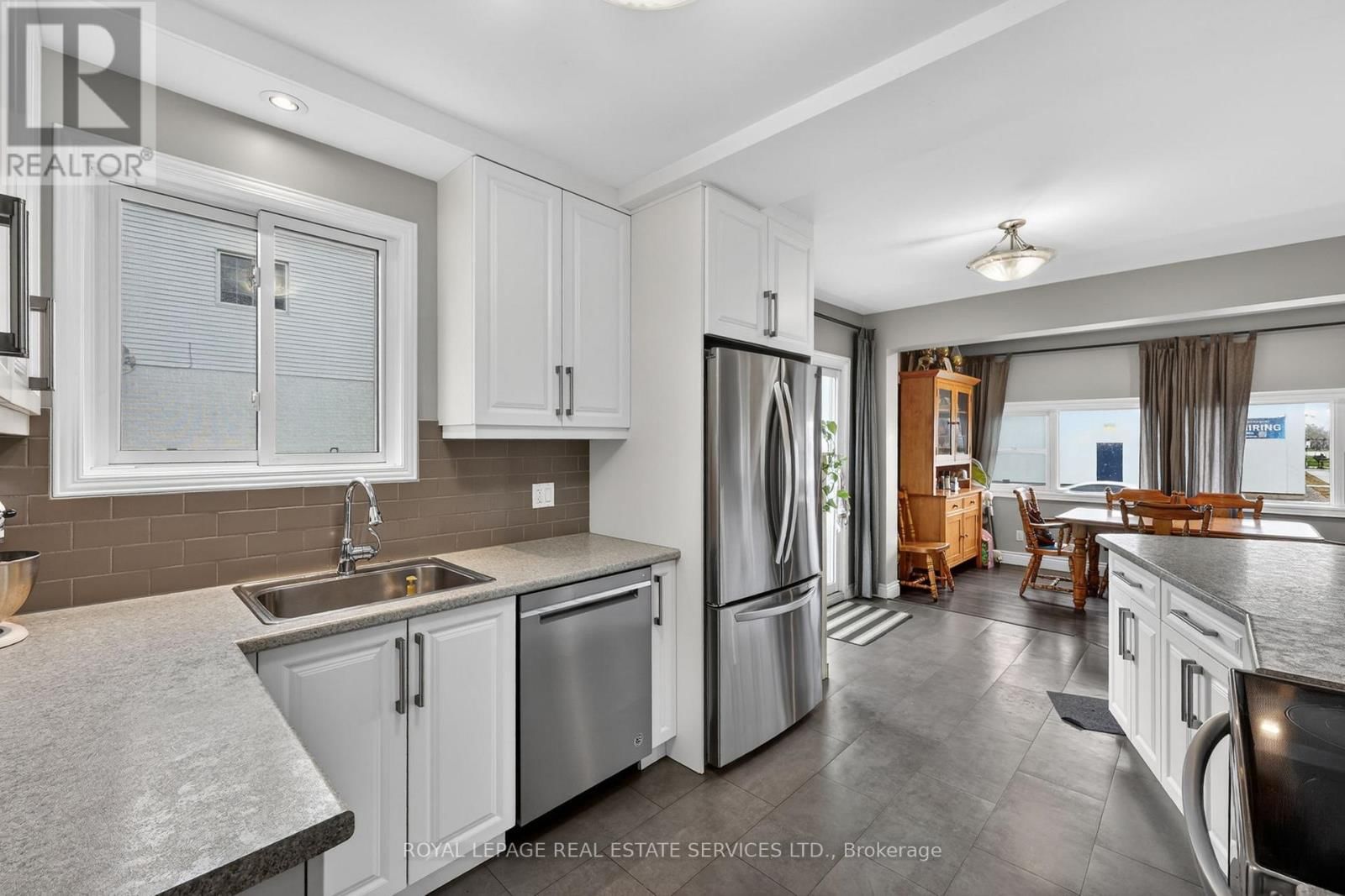 71 CENTRE STREET SOUTH Image 16