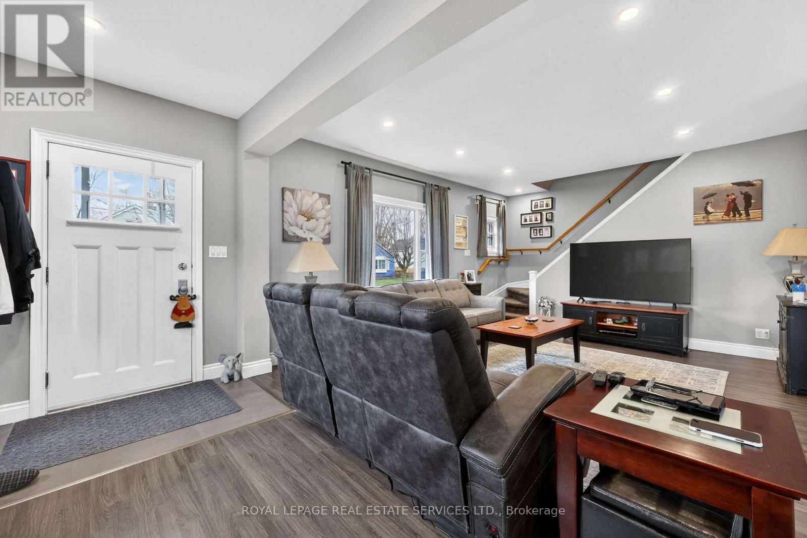 71 CENTRE STREET SOUTH Image 5