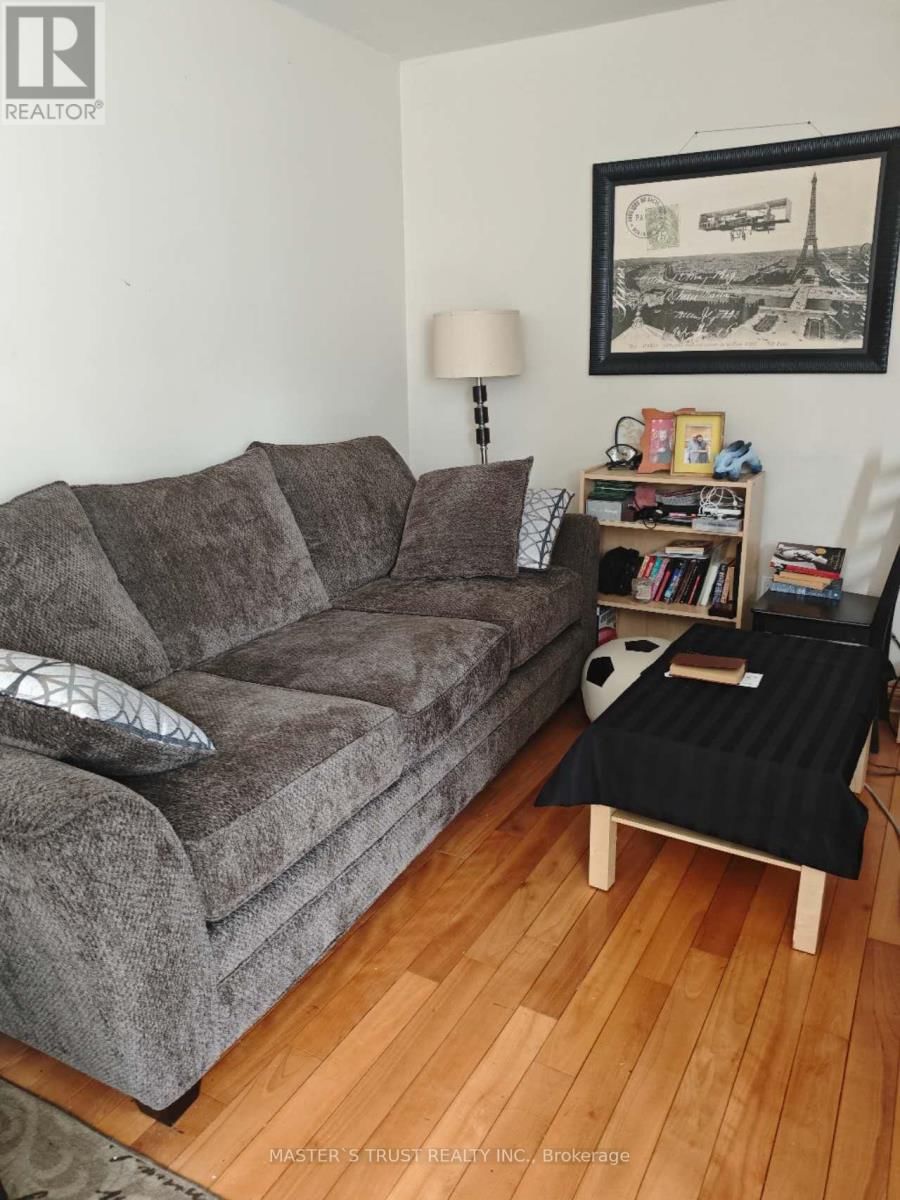 40 - 653 VILLAGE PARKWAY EAST Image 3