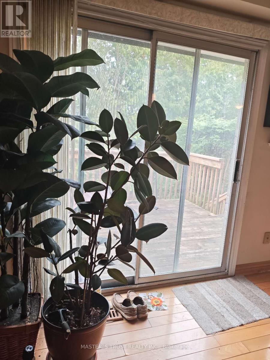 40 - 653 VILLAGE PARKWAY EAST Image 5