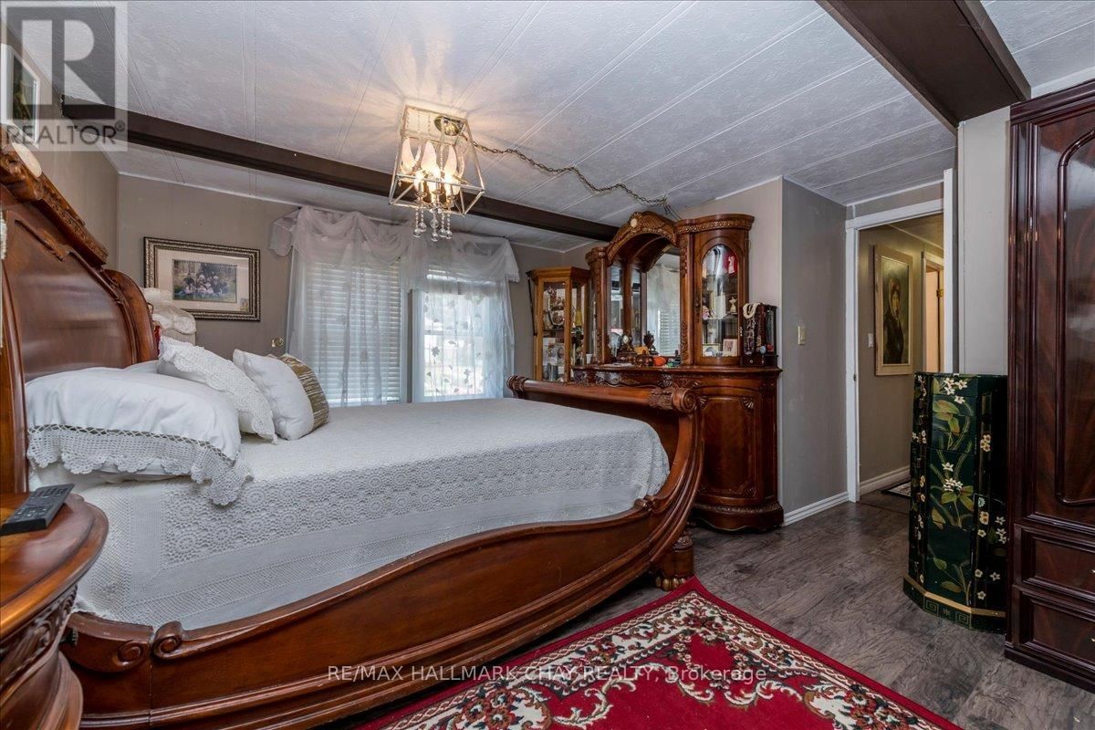 43 LINDEN LANE Image 12