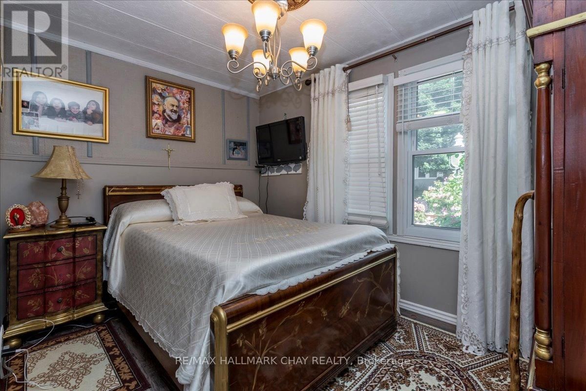 43 LINDEN LANE Image 13