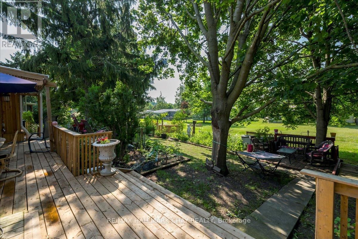 43 LINDEN LANE Image 17