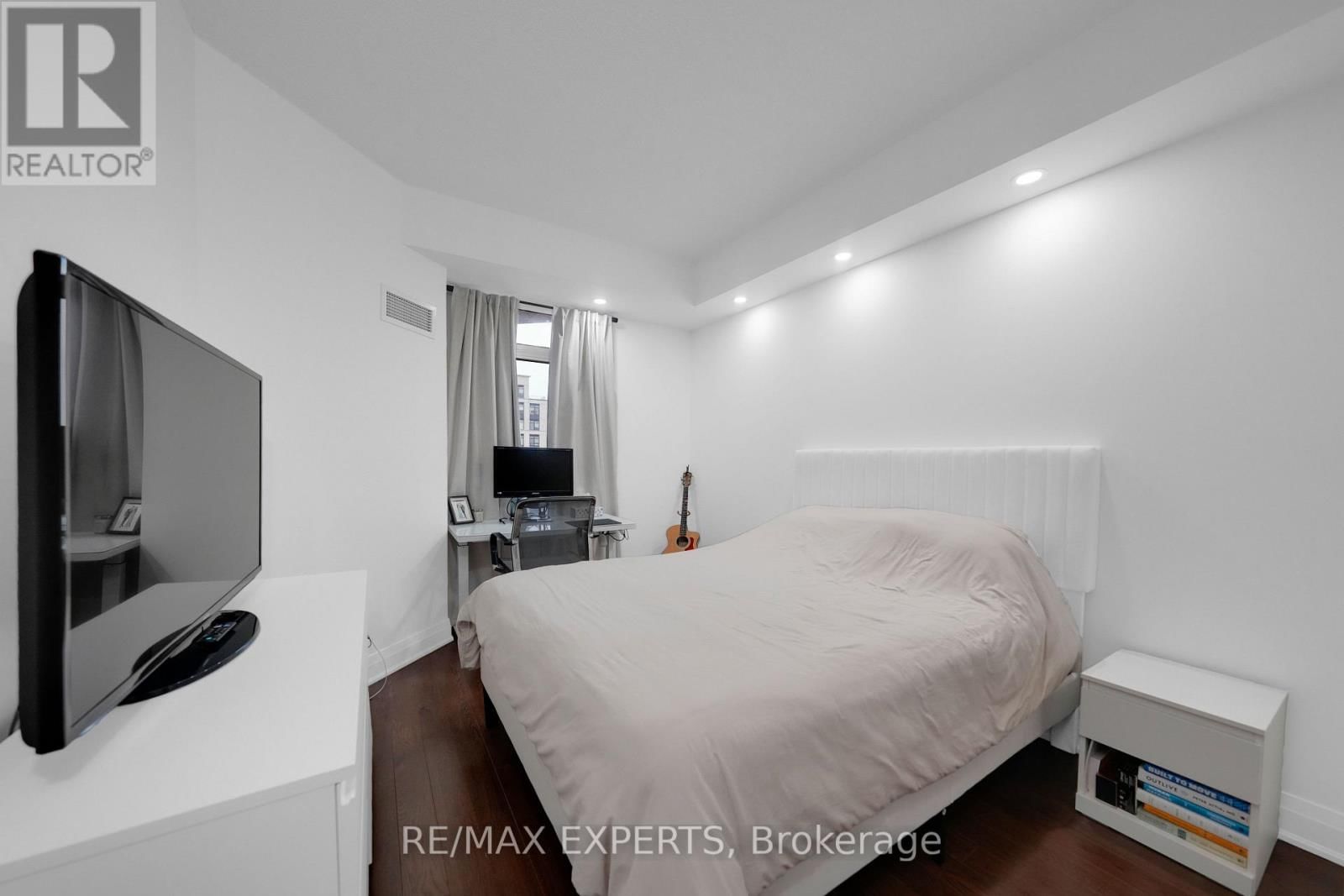 606 - 24 WOODSTREAM BOULEVARD Image 14